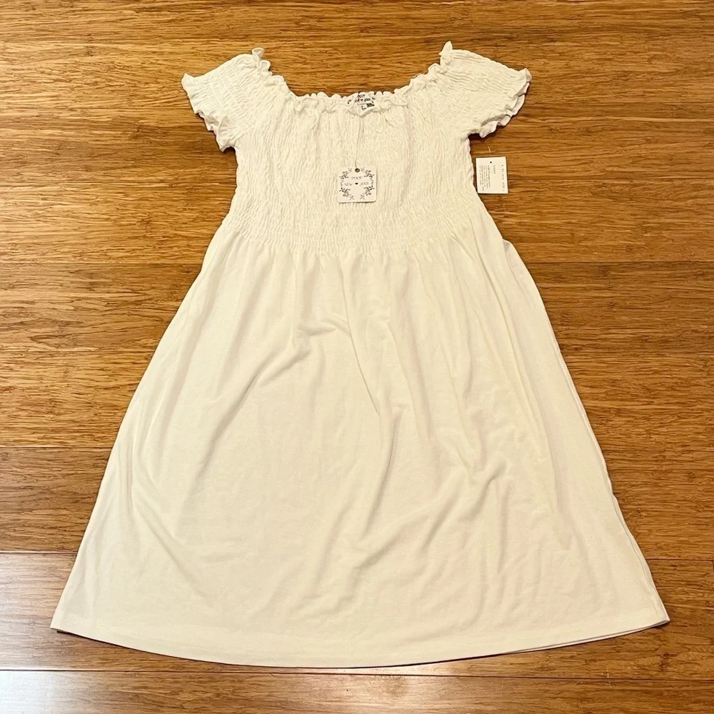 NWT! Brand New White Off The Shoulder Stretchy Dress. Poof New York. Size Large - Picture 1 of 9